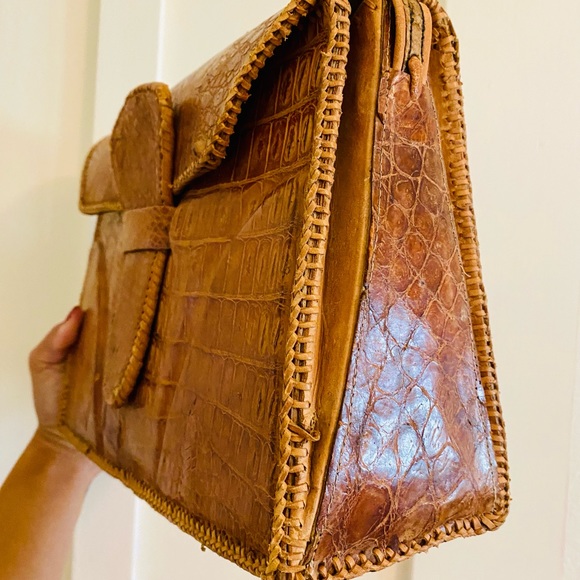 Crocodile leather shoulder bag in tan - Picture 3 of 3